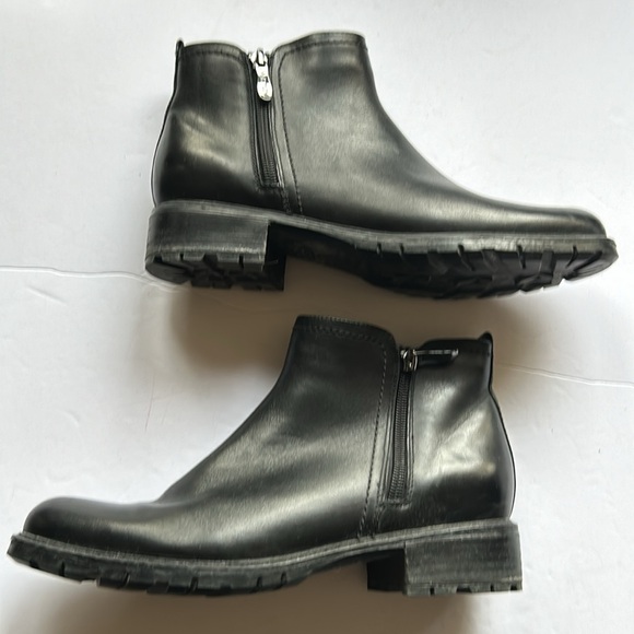 Artica Brown's Black Lug Sole Lined Chelsea Ankle Boot SZ 8 - Picture 7 of 13